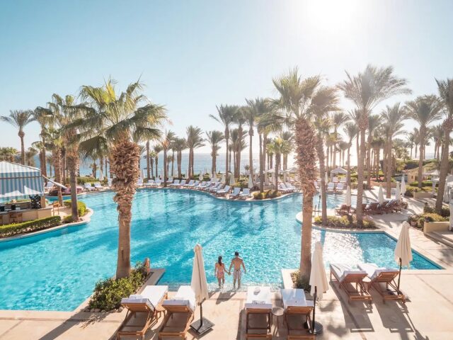 Four Seasons Resort photo 1