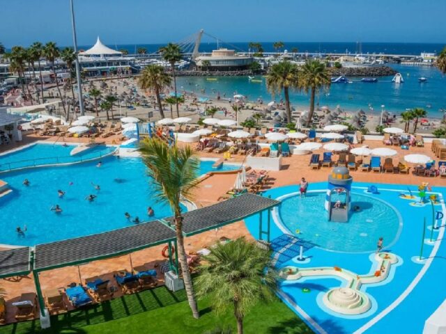 Hovima La Pinta Beachfront Family