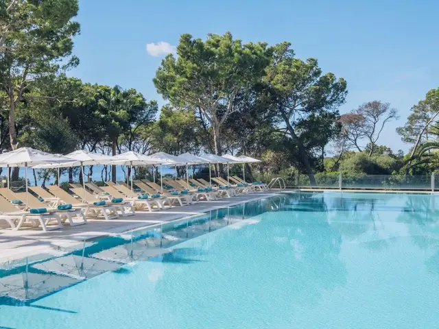 Iberostar Waves Club Cala Barca photo 2