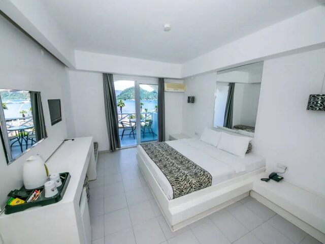 Casa & Blanca Beach photo 2