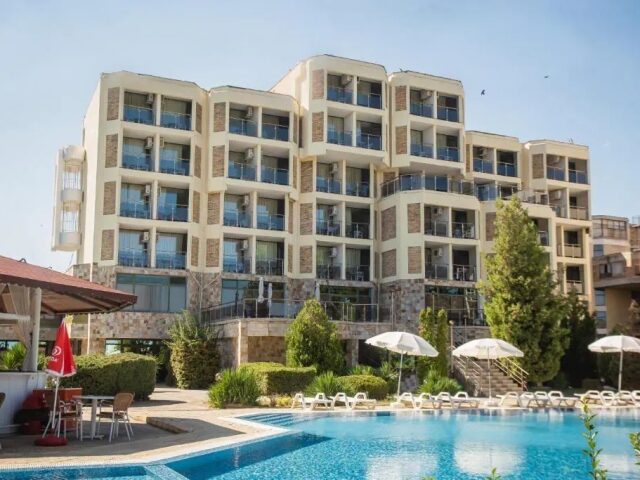 Amfibia Beach