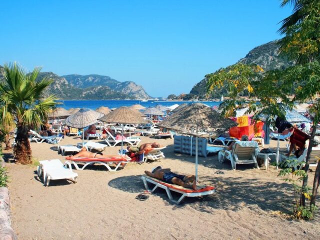 L'Etoile Beach photo 1