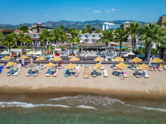 RISUS BEACH RESORT HOTEL