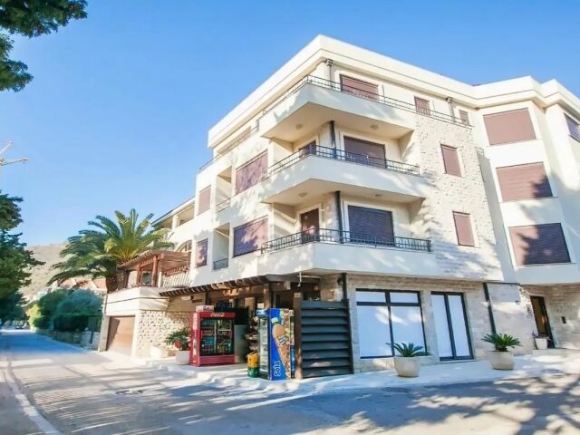 Apartments Azur photo 0