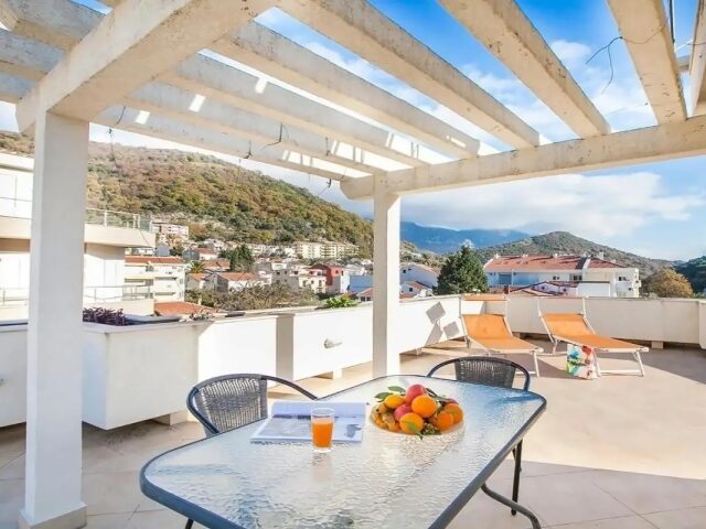 Apartments Azur