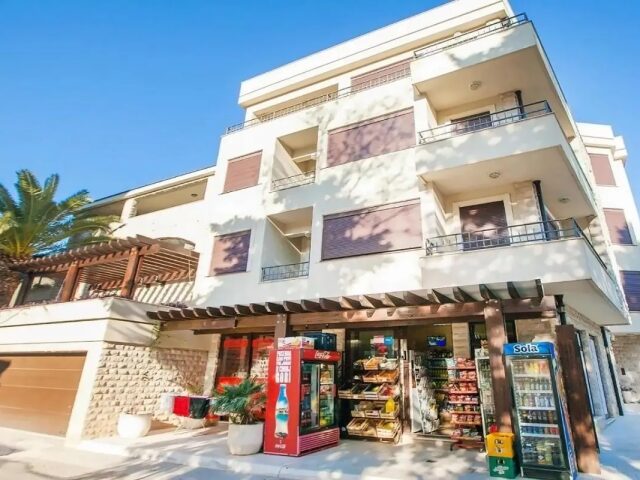 Apartments Azur photo 1