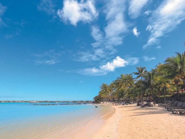 Mauricia Beachcomber Resort & Spa photo 1