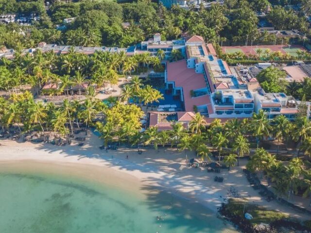 Mauricia Beachcomber Resort & Spa photo 0