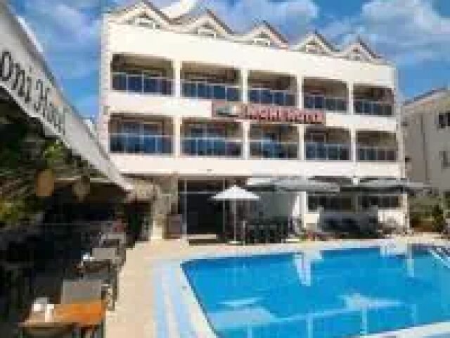 Moni Hotel