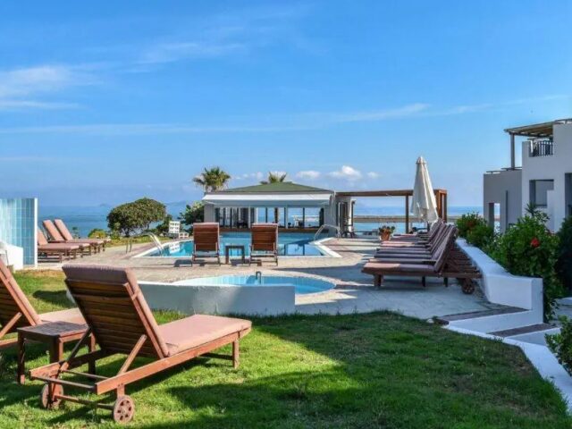 Yria Beach photo 0