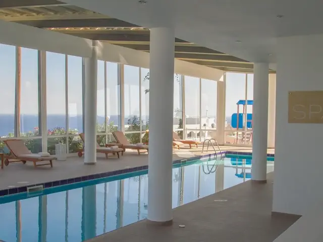 Peninsula Resort & Spa photo 2