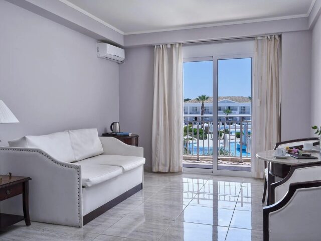 Sandy Beach Resort photo 1