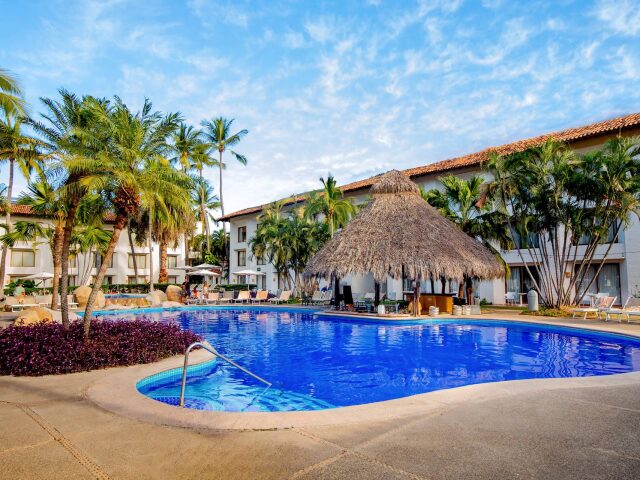 Plaza Pelicanos photo 1