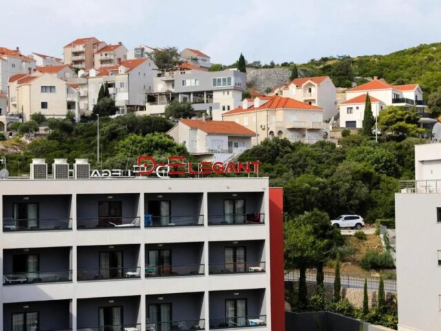 D-Elegant photo 1