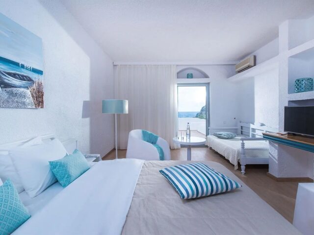 Istron Bay photo 3