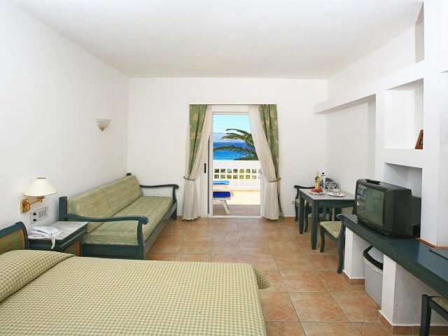 Istron Bay photo 2
