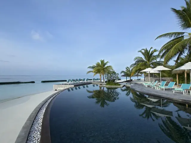 Constance Moofushi Resort photo 1
