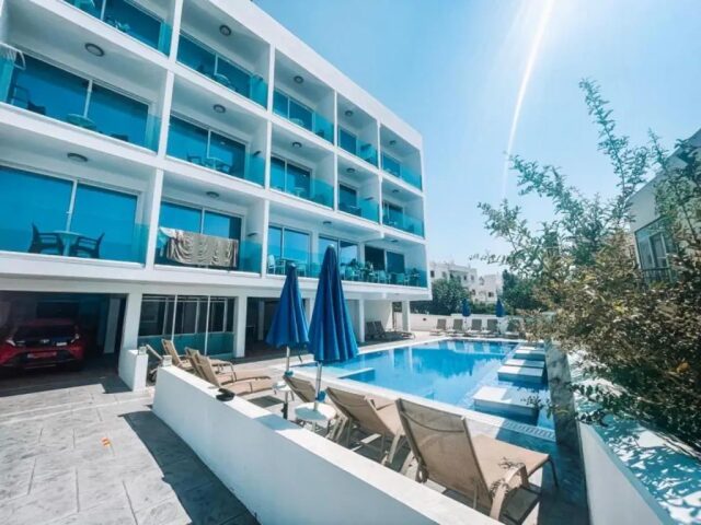 Sunny Blue photo 1