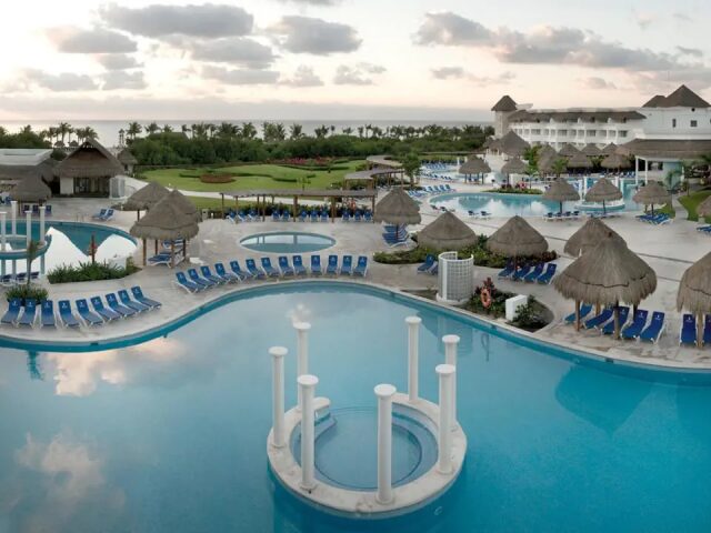 Grand Riviera Princess photo 1