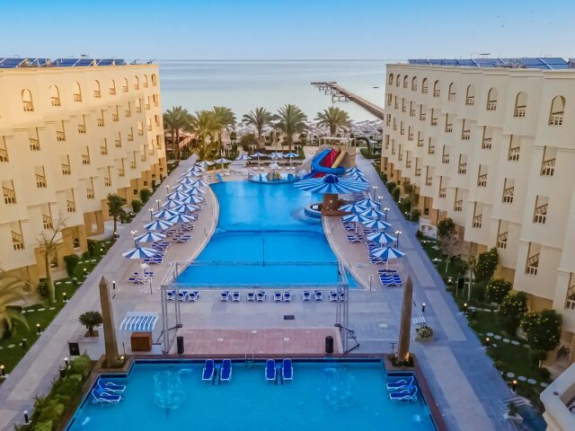 AMC Royal Hotel & Spa photo 2
