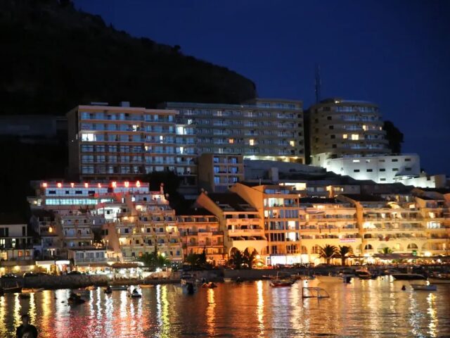 Ponta Apartments