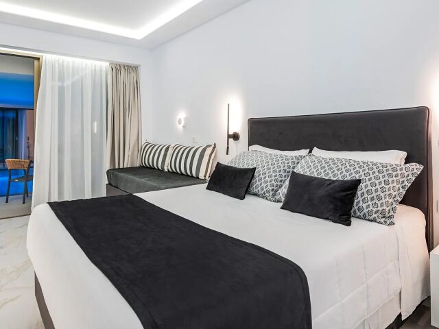 Ionis Art Luxury Suites photo 3