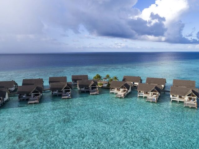 Four Seasons Resort Landaa Giraavaru photo 1