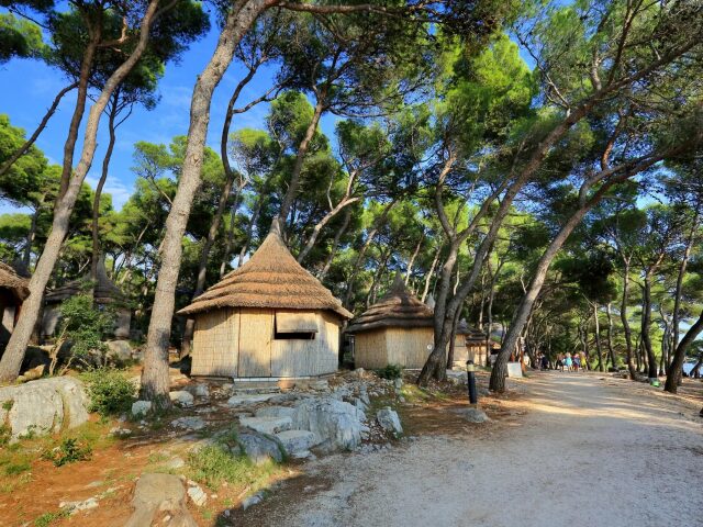 Pine Beach Pakostane