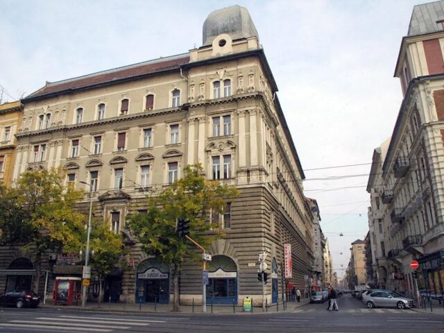 City Hotel Ring