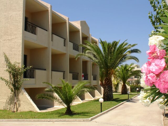 Summerland & Bungalows photo 3