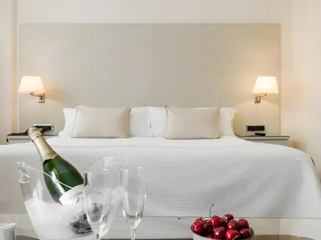 Aparthotel Mariano Cubi photo 2