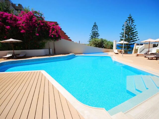 Macaris Suites and Spa