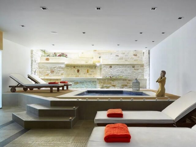 Macaris Suites and Spa photo 3