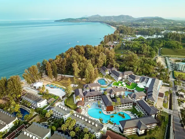 Amora Beach Resort photo 1
