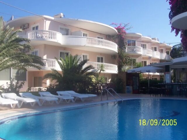 White Palace photo 1