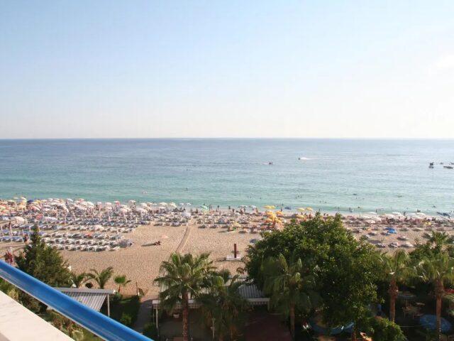 Elysee Beach photo 3