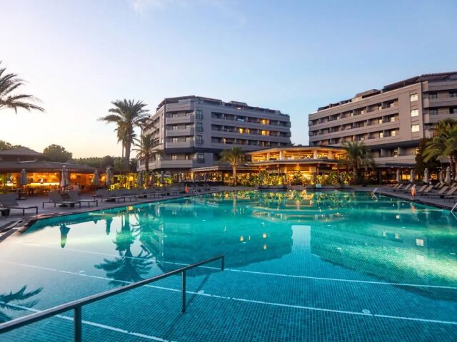 Mira Meridia Beach Resort photo 2