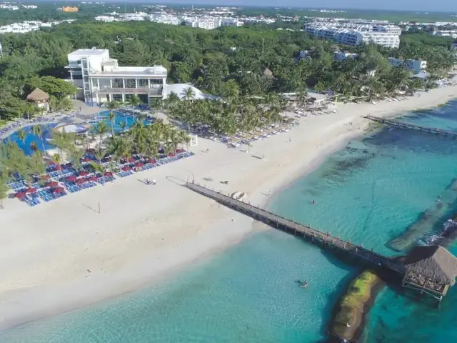 The Fives Beach Hotel & Residences photo 2
