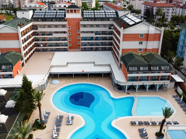 Insula Resort