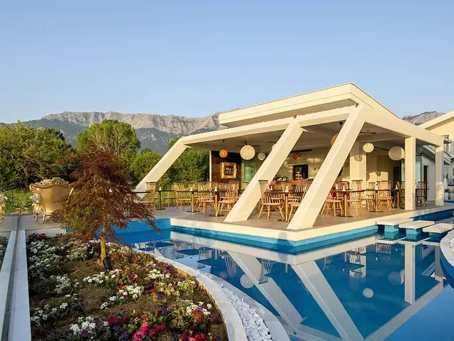 Alexandra Golden Thassos Boutique photo 2