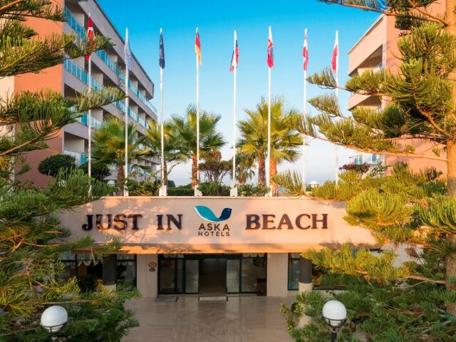 Aska Just in Beach photo 0