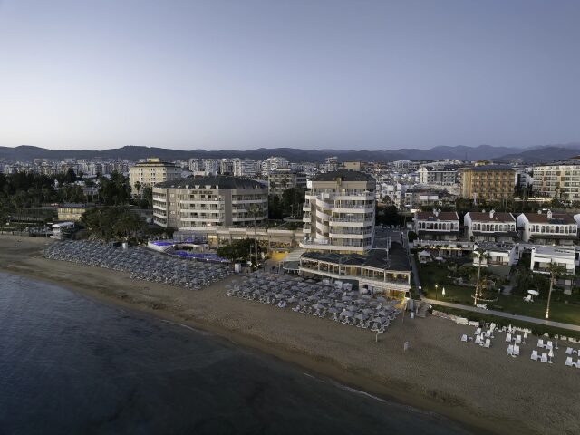 Aska Just in Beach photo 3