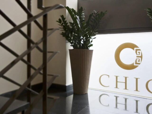 Chic photo 3