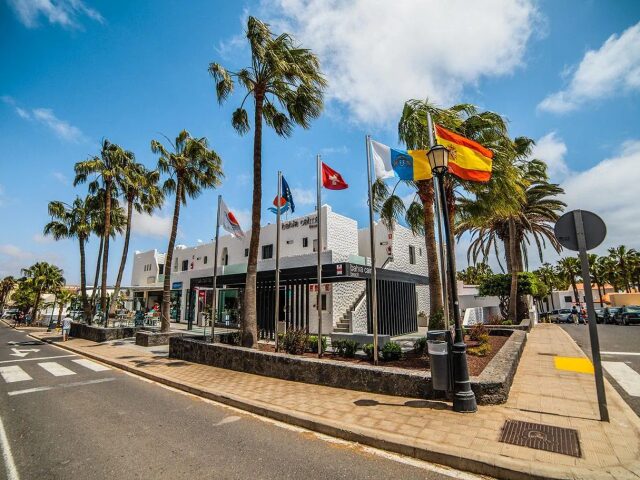 Bahia Calma Beach photo 0