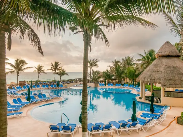 GR Solaris Cancun photo 1