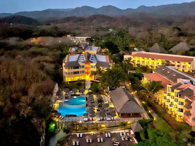 Grand Palladium Vallarta Resort photo 2