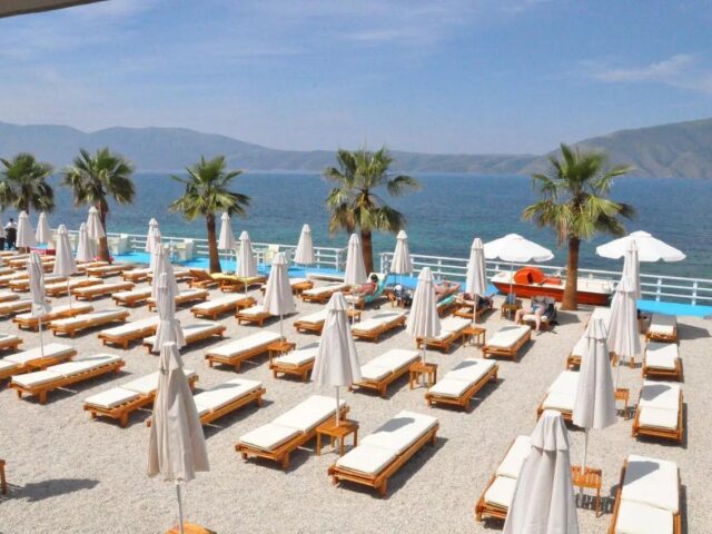 Coral Hotel & Resort photo 2
