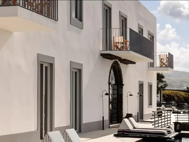 White Exclusive Suites & Villas photo 3