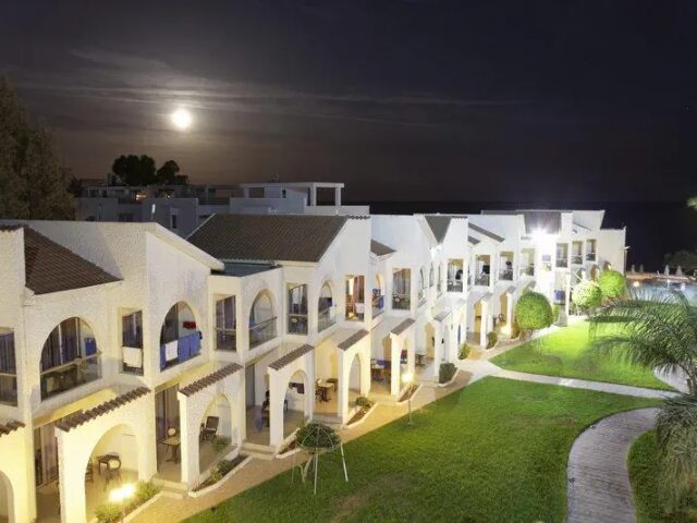 Radisson Beach Resort photo 2