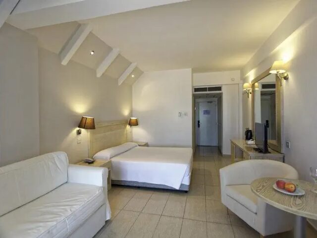 Radisson Beach Resort photo 3